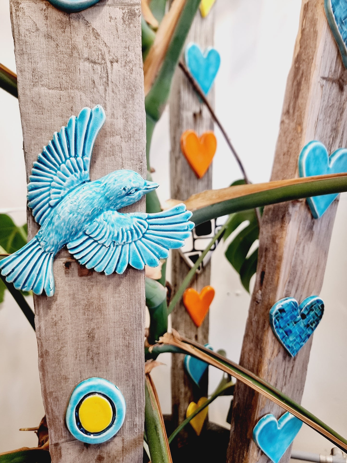 Garden Totem - Blue Bird / Yellow Heart