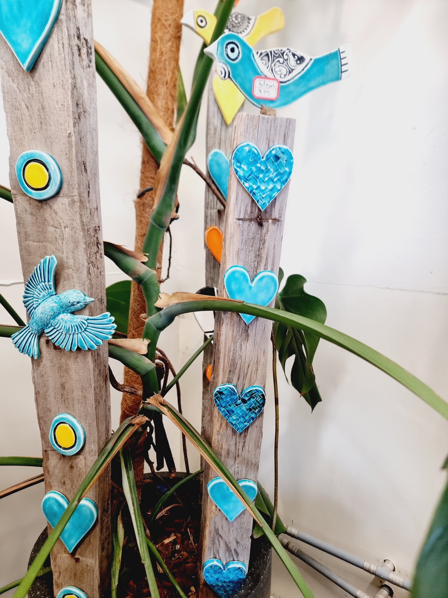 Garden Totem - Blue bird, chipped beak