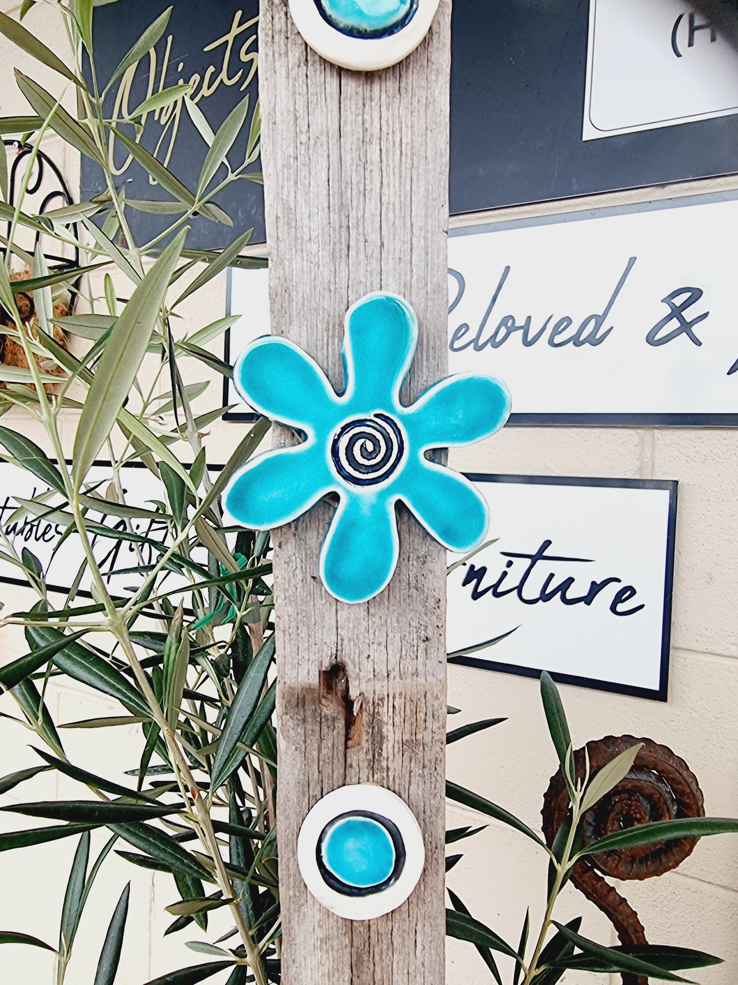 Garden Totem - Blue Flowers