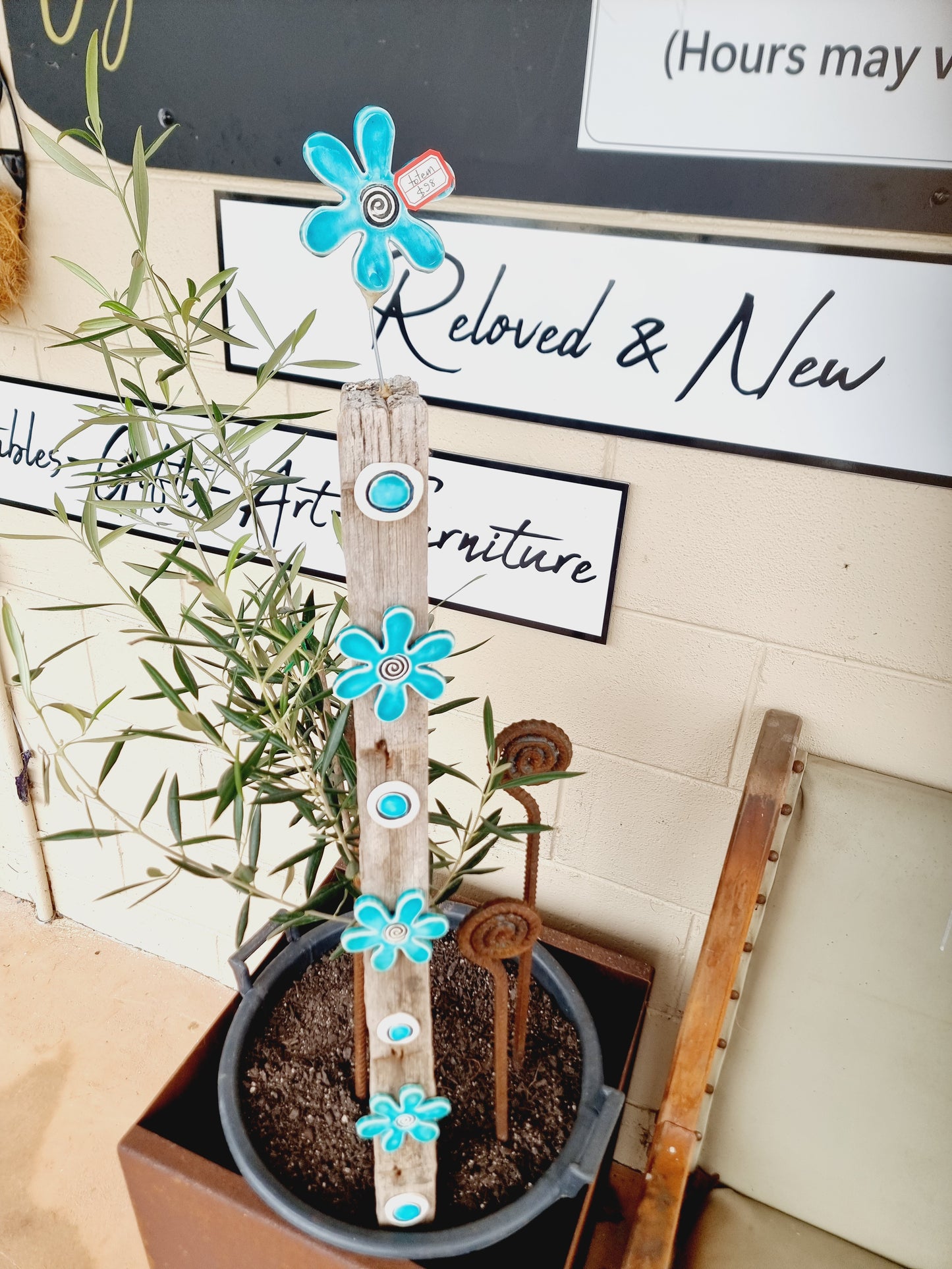 Garden Totem - Blue Flowers