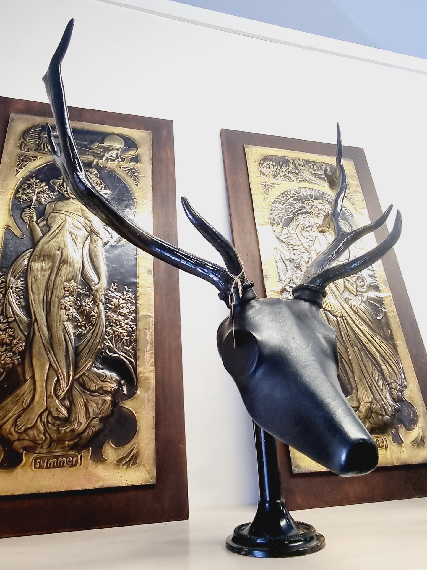 Fallow deer with black leather - decorative black stand