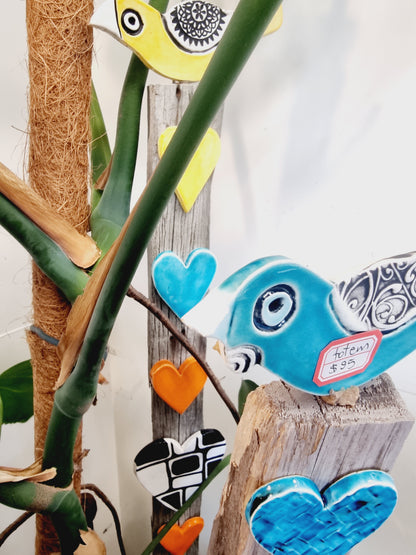 Garden Totem - Blue bird, chipped beak