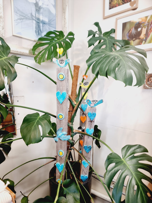 Garden Totem - Blue Bird / Yellow Heart