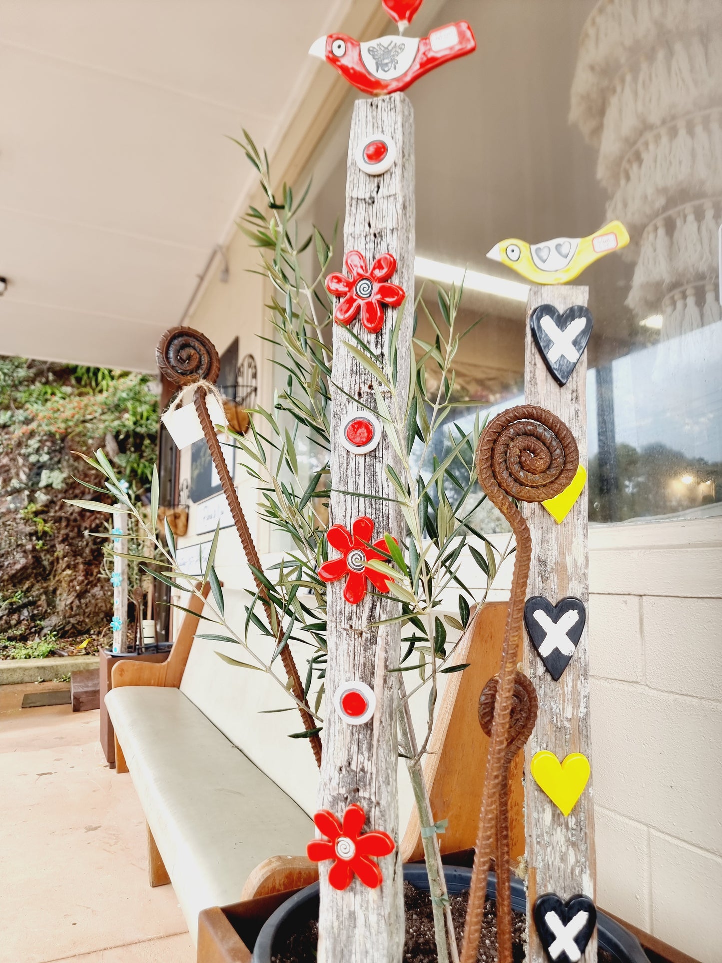 Garden Totem - Red, White and Black Bird
